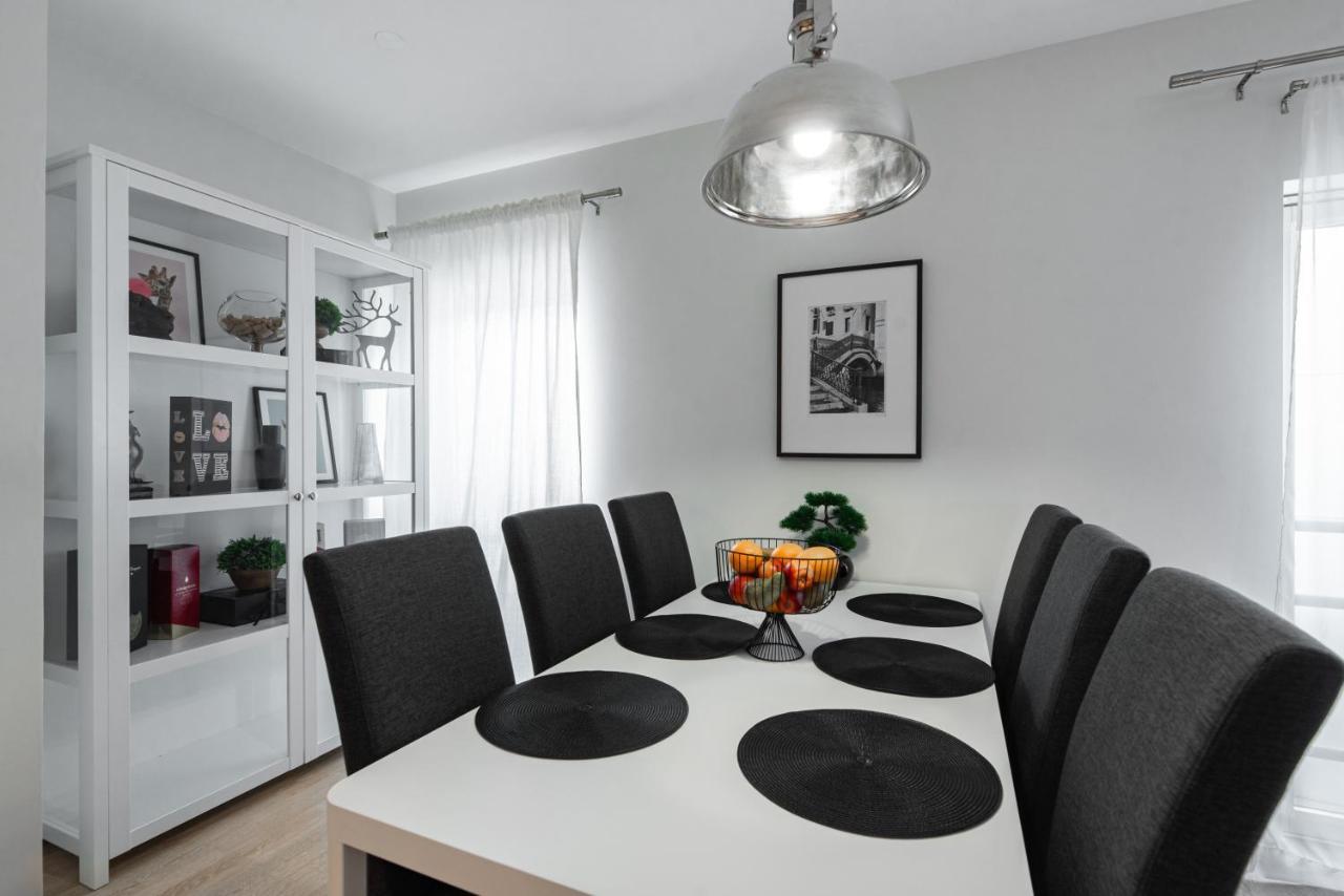 Airhome - Black&White Tallinn Exterior photo